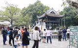 Đầu xuân chiêm bái chùa Một Cột